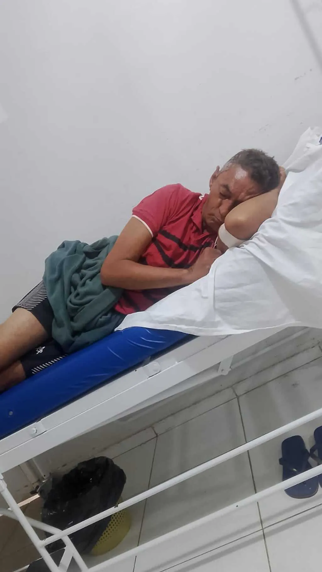 Pelo amor de Deus, salvem meu pai": família faz apelo urgente por paciente com sangramento na cabeça e no nariz internado no HGM, sem tomografia e sem neurologista