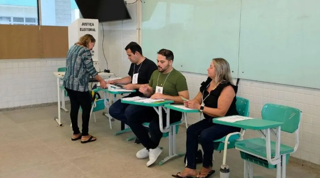 Convocação de mesárias e mesários ocorre por WhatsApp, carta e presencialmente