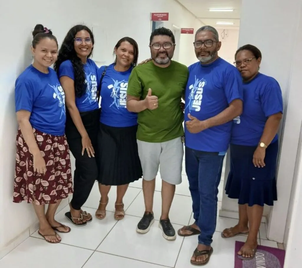 Pastor Max entrega camisas e reforça apoio à Marcha para Jesus em Codó